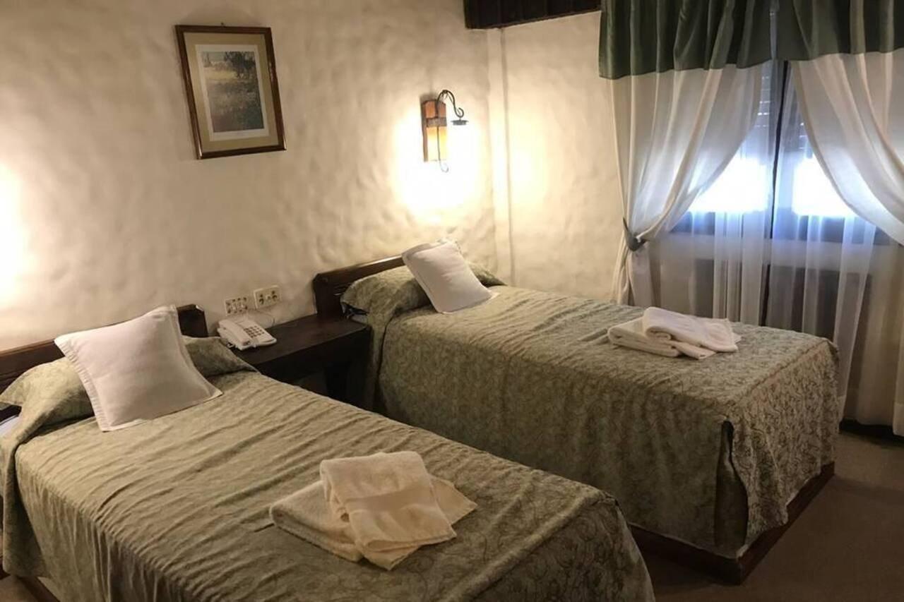 Hosteria La Posta Del Cazador San Martín de los Andes Exterior foto